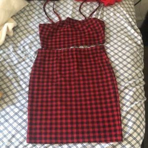 Red & black patterned dress ! 🦋